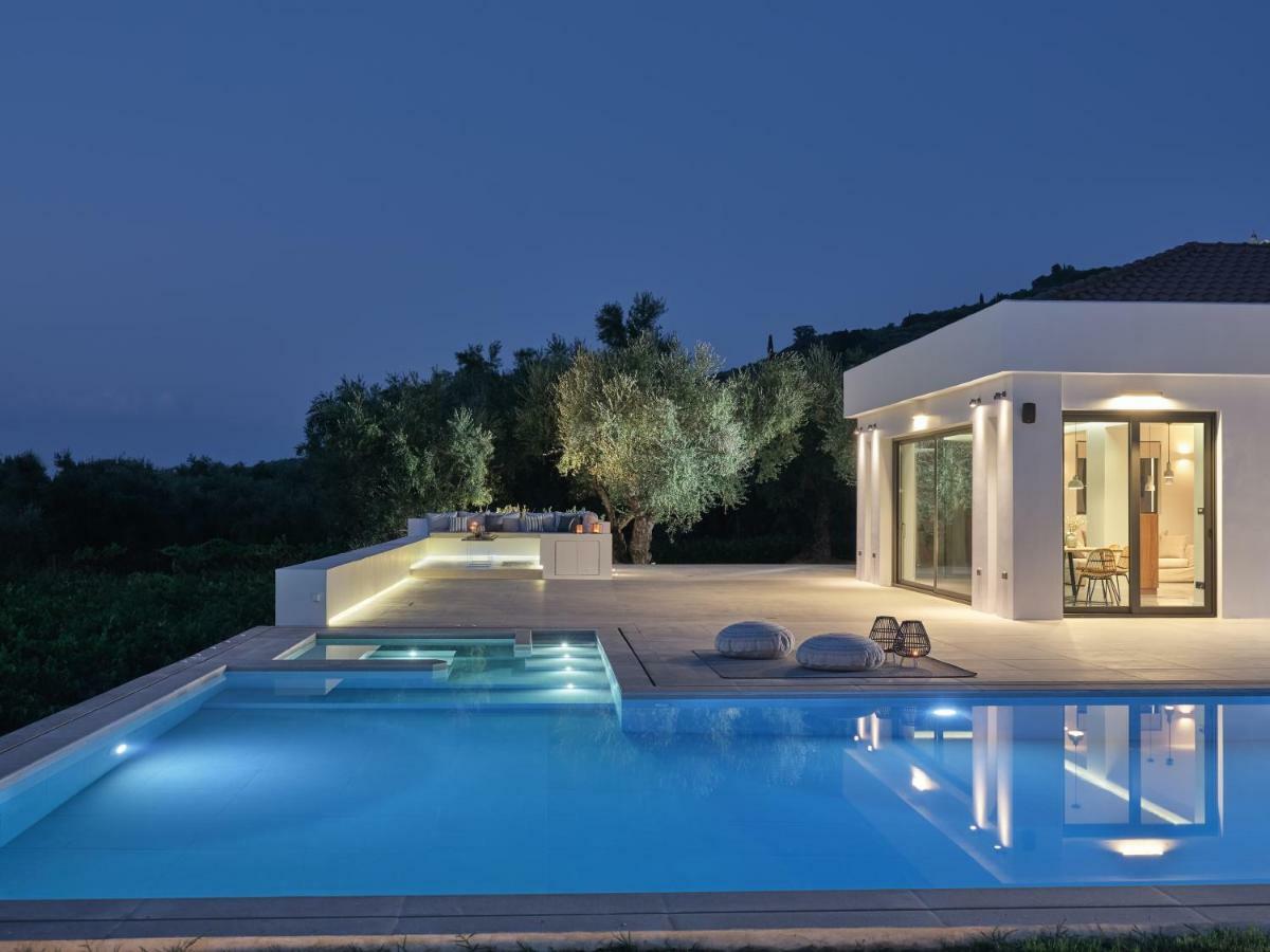 Drallos Luxury Villa Alykanas  Buitenkant foto